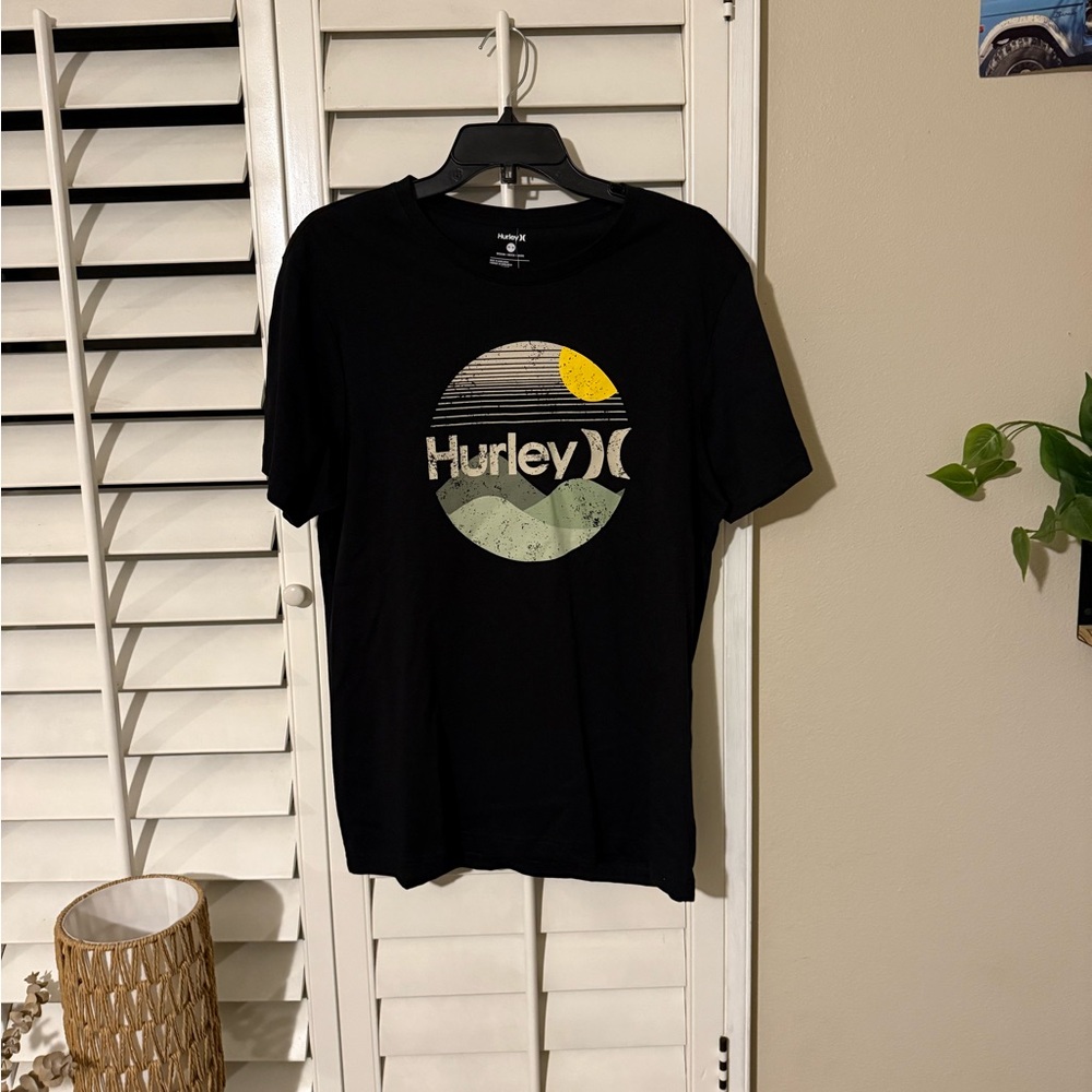 New Hurley black T shirt size medium
